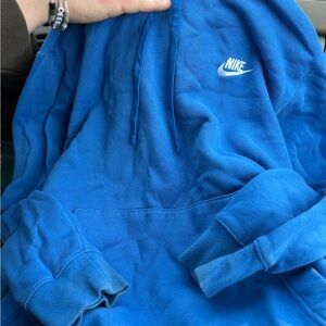 Nike hoodie medium